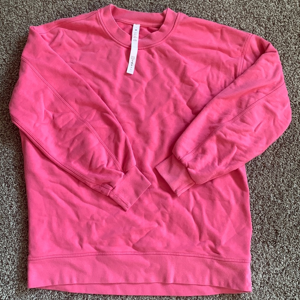 RARE DISCONTINUED COLOR Lululemon Perfectly Oversized Crew in Guava Pink Size 4